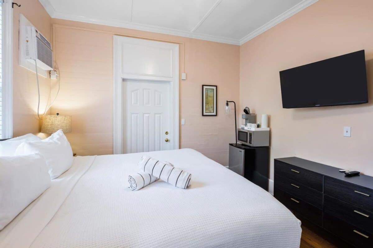 Bananas Foster Guesthouse Key West Dış mekan fotoğraf
